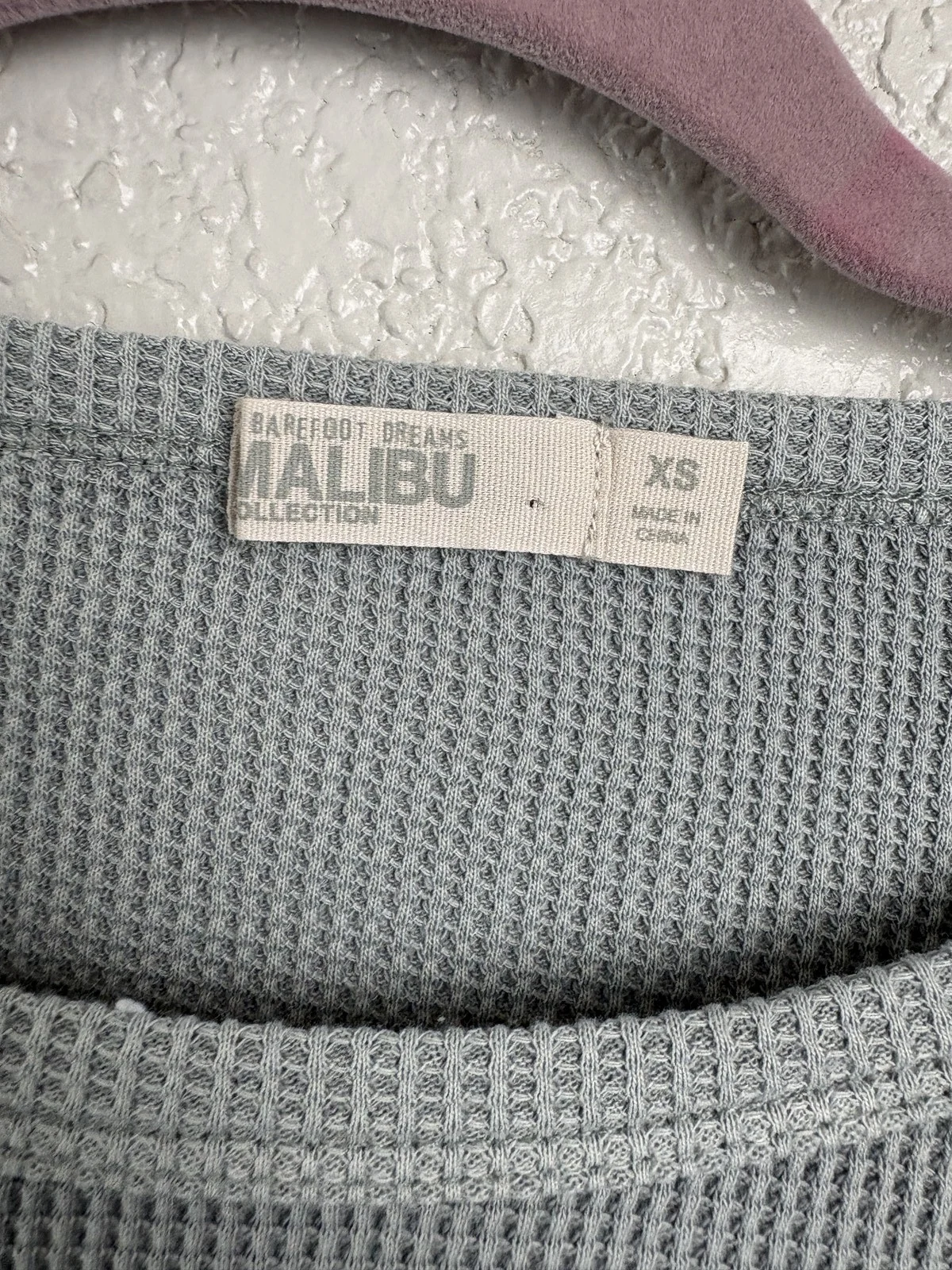 Barefoot Dreams Malibu Collection Waffle Knit Tie Hem Top XS Gray – photo 3