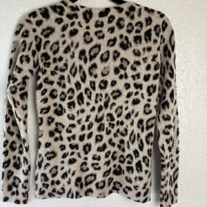 Charter Club Luxury 100% Cashmere Leopard Print Sweater Women's PP – photo 2