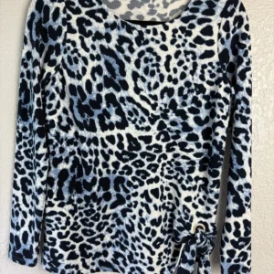 Belle by Kim Gravel Women's Blue Leopard Print Tie Hem Top Size 2XS