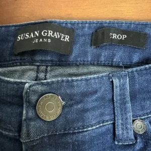 Susan Graver Jeans Women's Size 10 Crop Blue Pink Ombre Frayed Hem Denim – photo 2