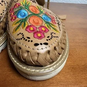 Mexican Huarache Sandals Women's Size 7 Tan Leather Floral Embroidered Shoes – photo 5