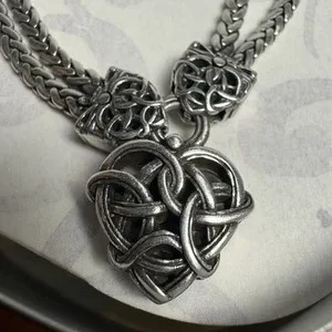 Brighton Celtic Knot Heart Necklace Double Strand Chain Silver Tone In Tin Box – photo 4