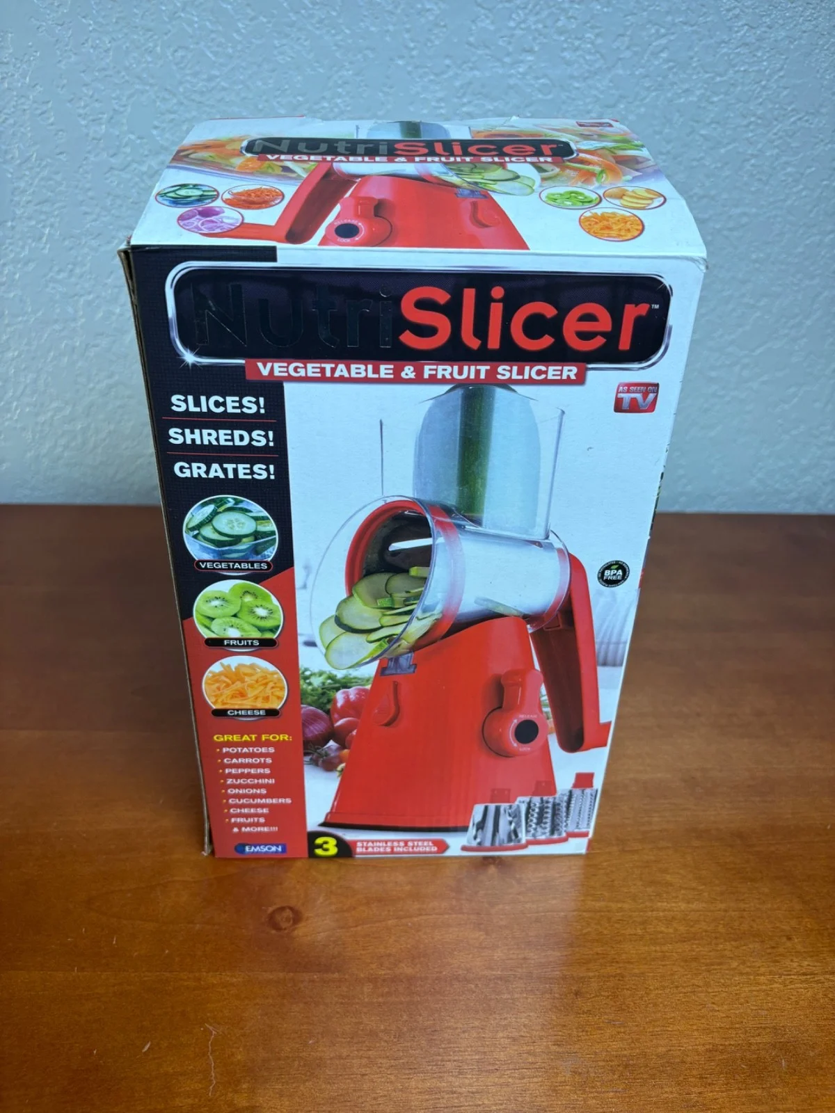 NutriSlicer Vegetable & Fruit Slicer Rotary Cheese Grater Red 3 Blades & Manual