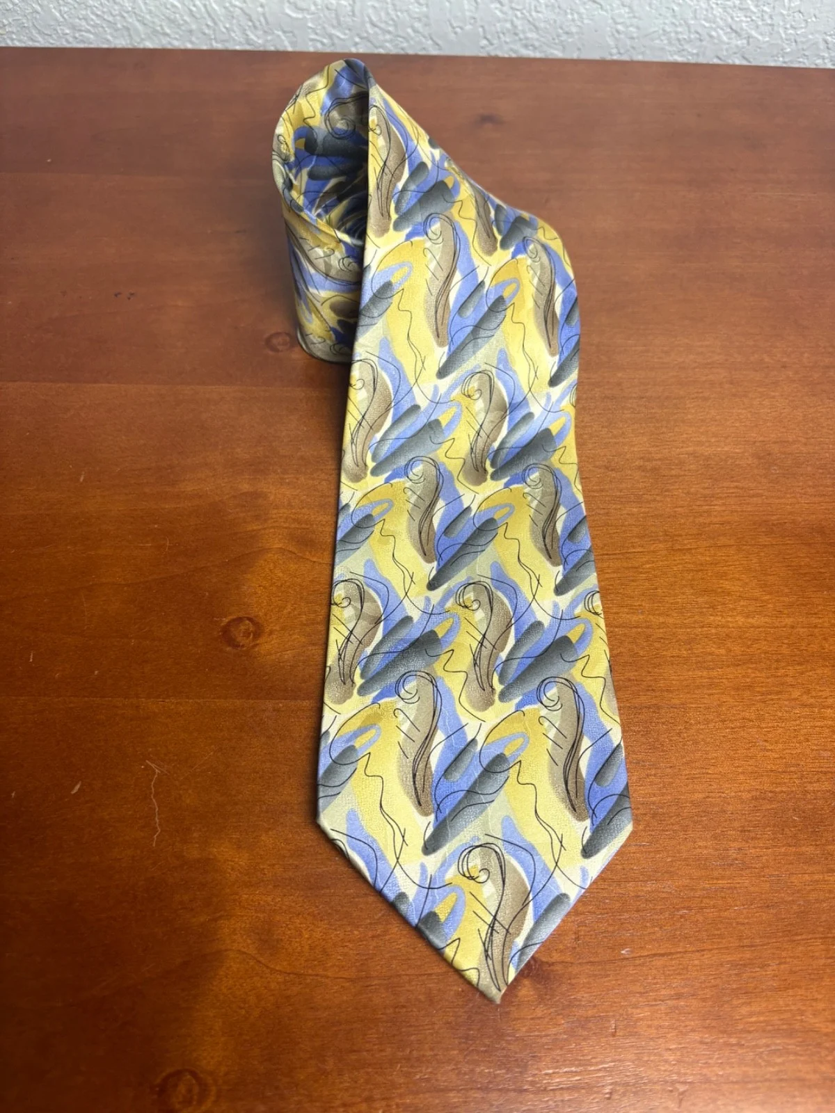 J. Garcia Red Meadow Collection 41 Silk Tie Abstract Yellow Blue Geometric 2005