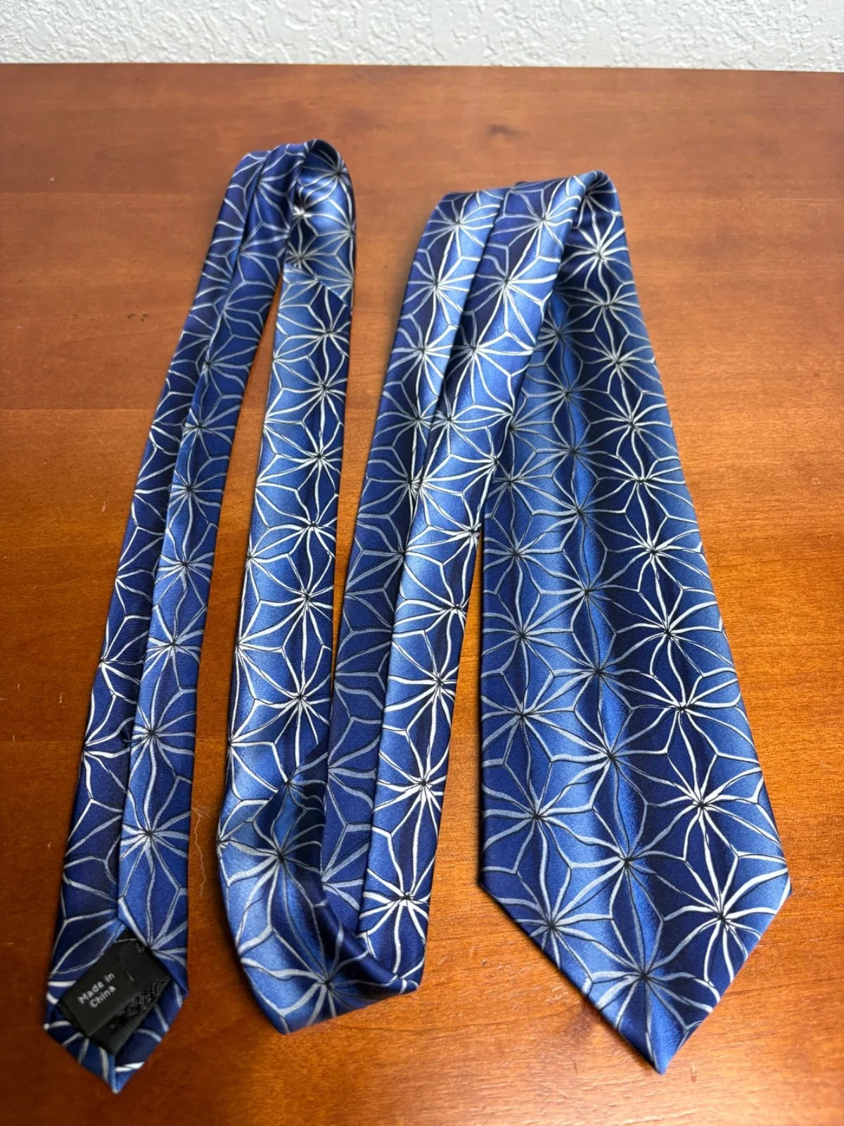 J. Garcia Silk Tie "Aztec Objects" Collection Fifty-Four Blue Geometric 58" – photo 5