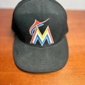 New Era 59FIFTY Miami Marlins Fitted Hat Size 7 3/8 Black MLB On-Field Cap