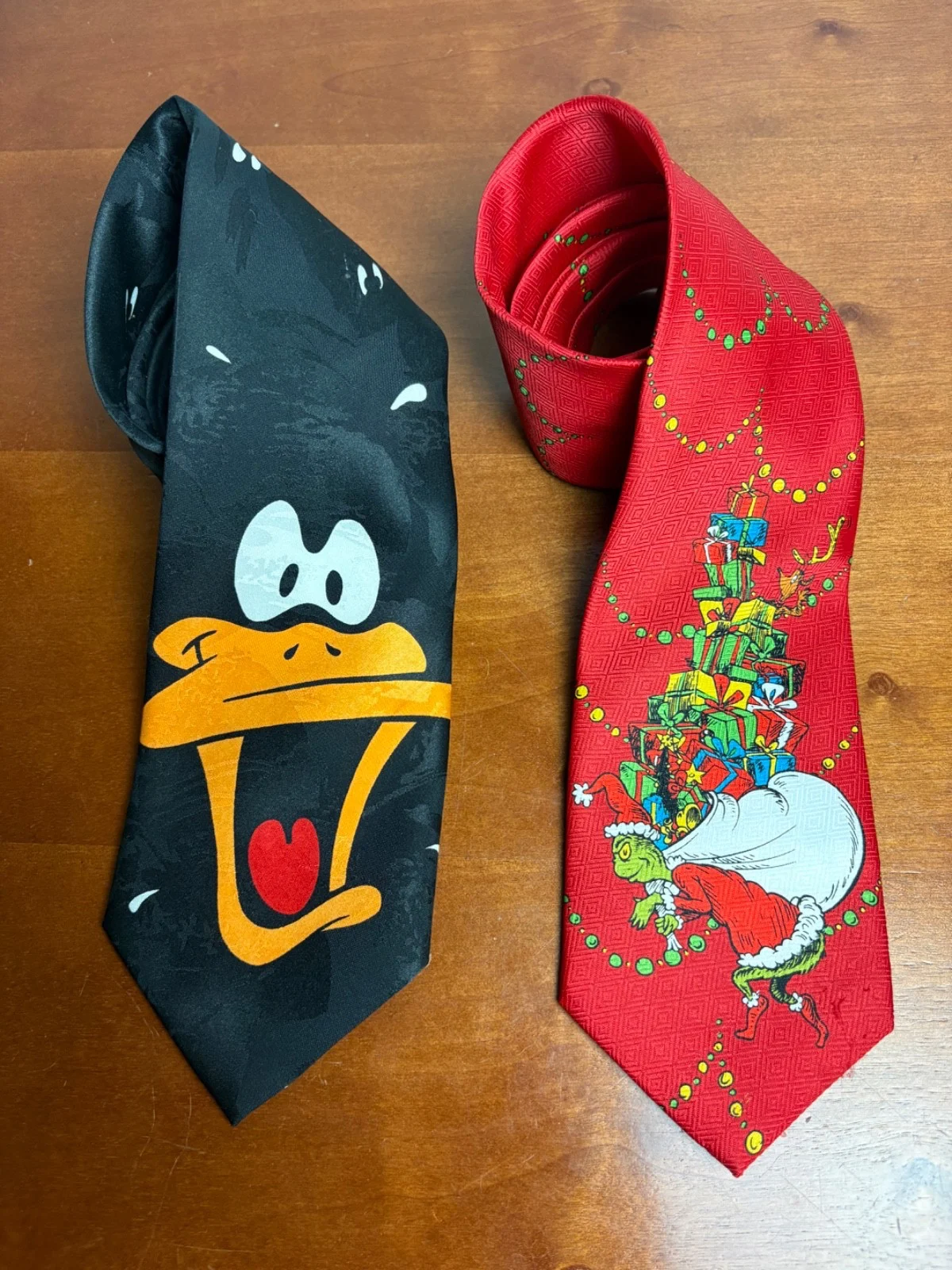 Lot of 2 Vintage Men's Character Ties - Dr. Seuss The Grinch & 1993 Looney Tunes