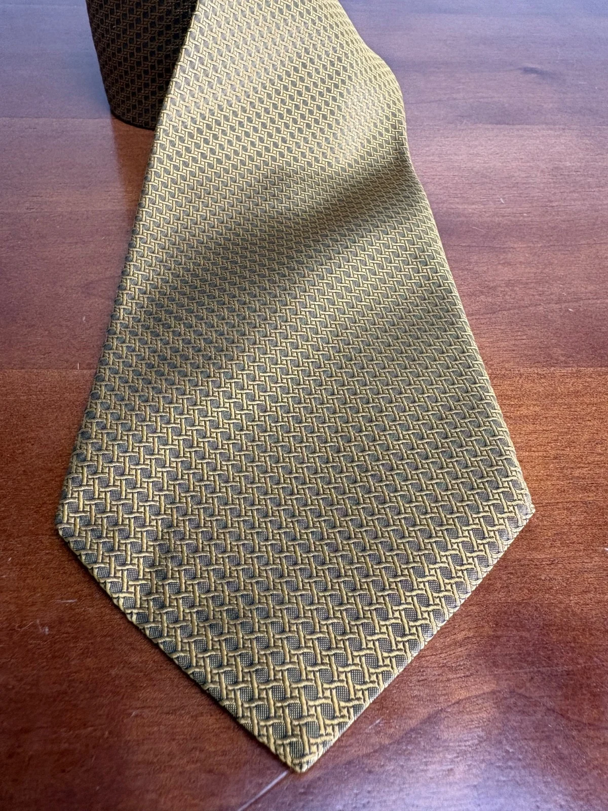 Pierre Balmain Couture Silk Tie Gold Geometric Basketweave Made in USA 4" Wide – photo 2