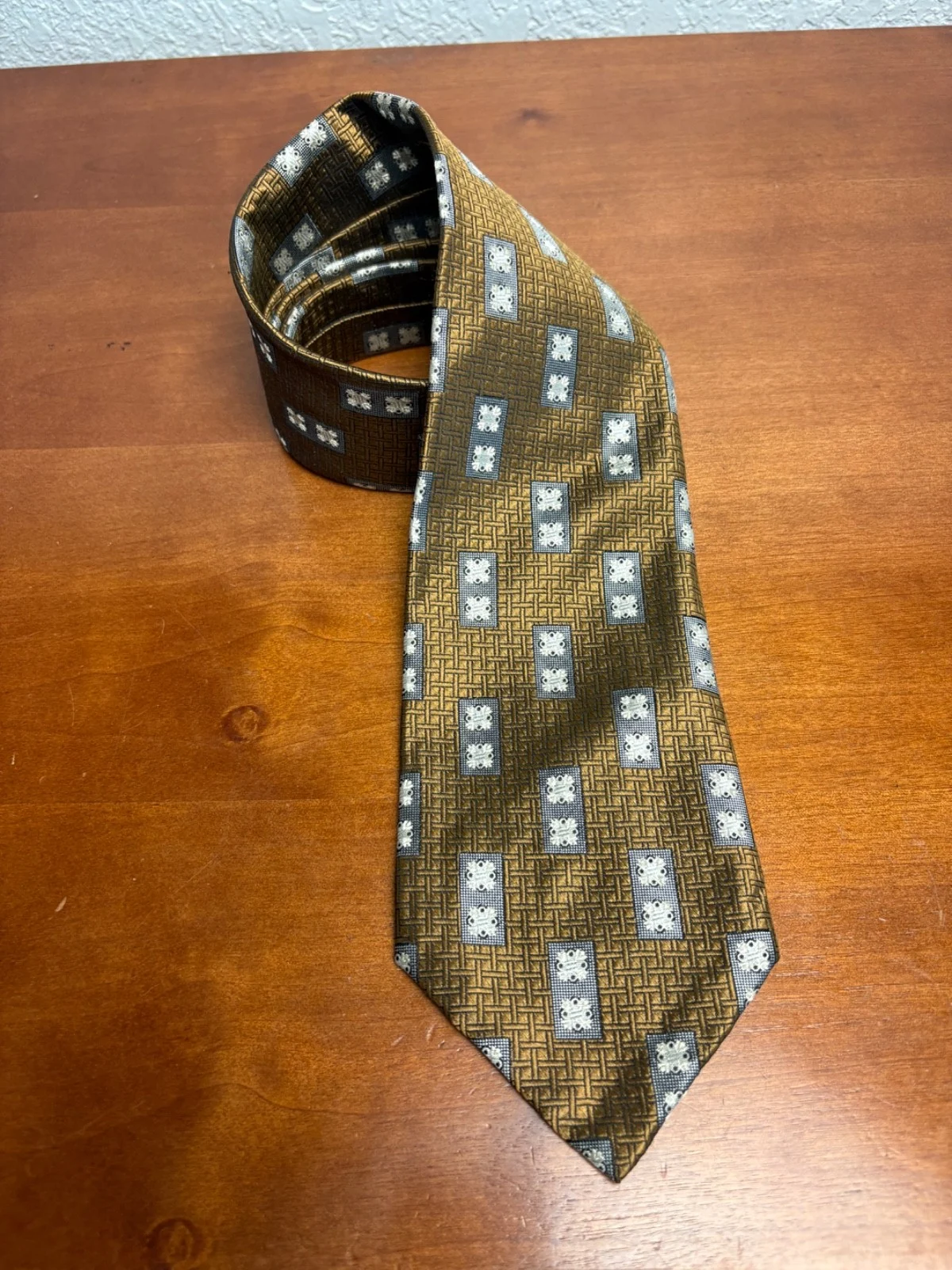 Hickey Freeman Silk Tie Brown Gold Geometric Hand Folded Italian Silk USA