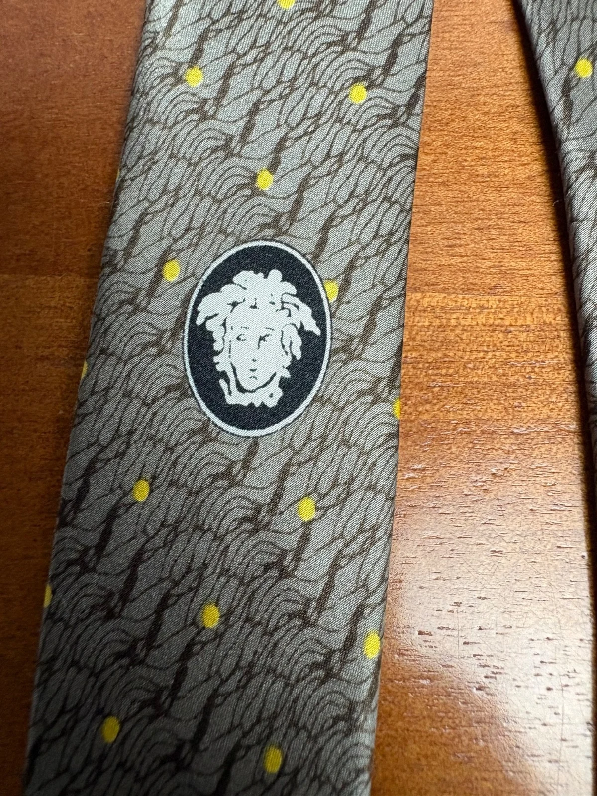 Versace Classic V2 Silk Tie Gray Yellow Polka Dot Medusa Logo Made In Italy – photo 9