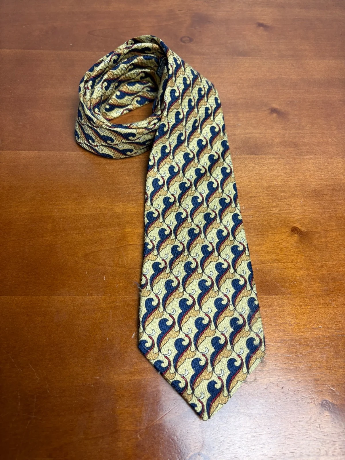 HUGO BOSS Silk Tie Gold Navy Blue Red Abstract Pattern 3.75