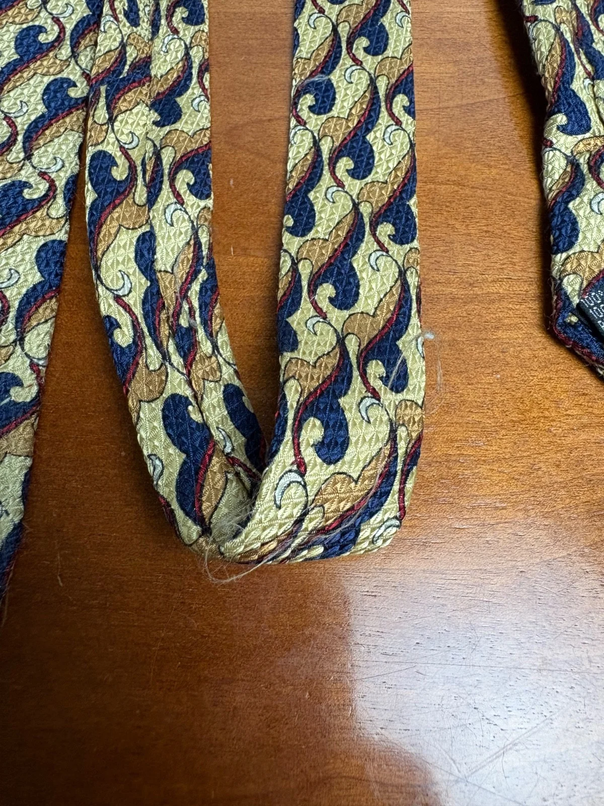 HUGO BOSS Silk Tie Gold Navy Blue Red Abstract Pattern 3.75 – photo 9