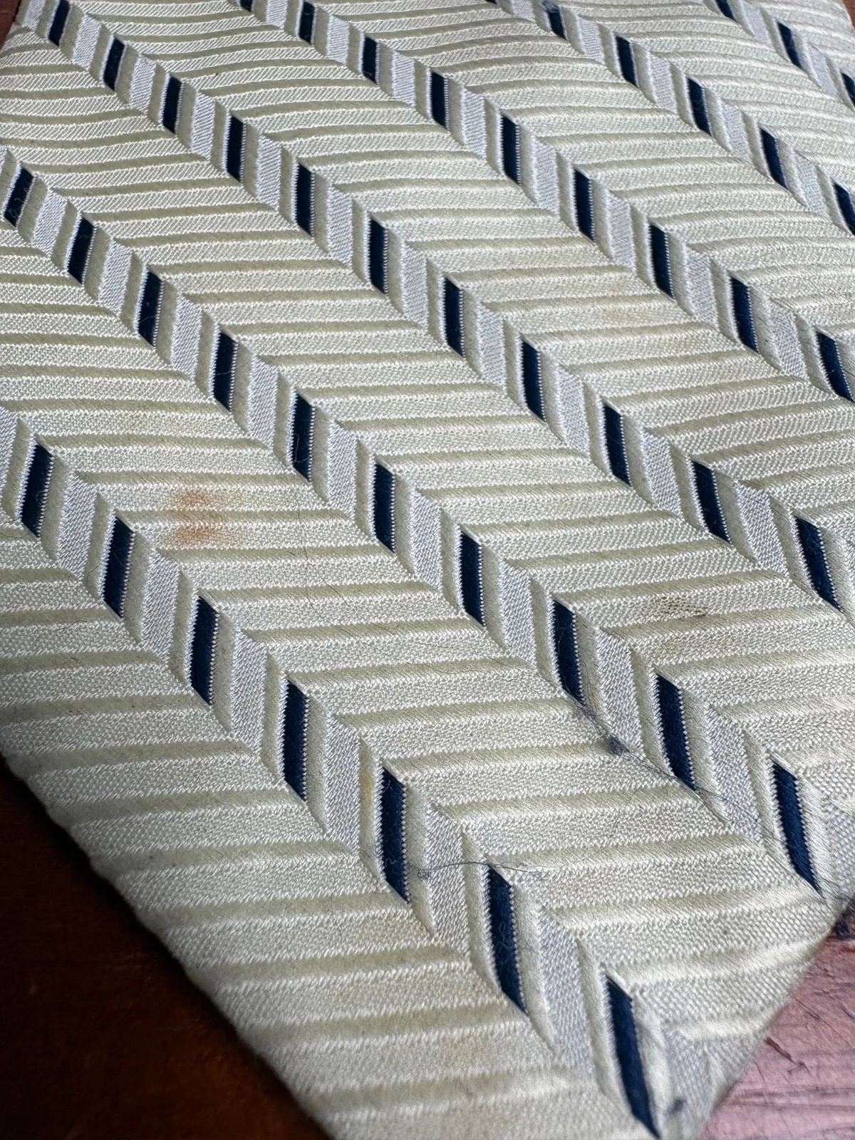 Hugo Boss Tie Men's Pale Yellow Geometric Stripe 100% Silk Made in Italy – photo 8
