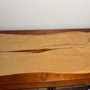 Levi's 725 High Rise Bootcut Corduroy Pants Women's Size 31 Tan Beige Stretch