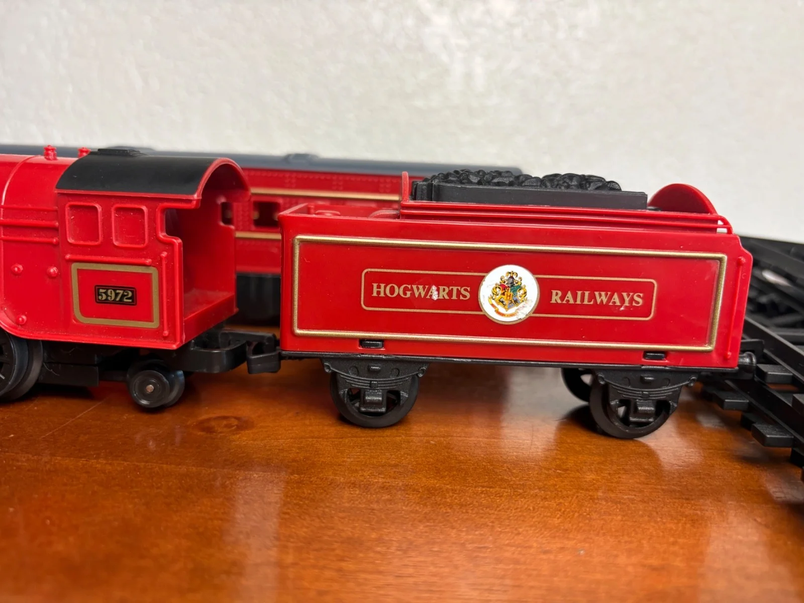Harry Potter Hogwarts Express Train Set 5972 Engine Coal Car Coaches & Track – photo 3