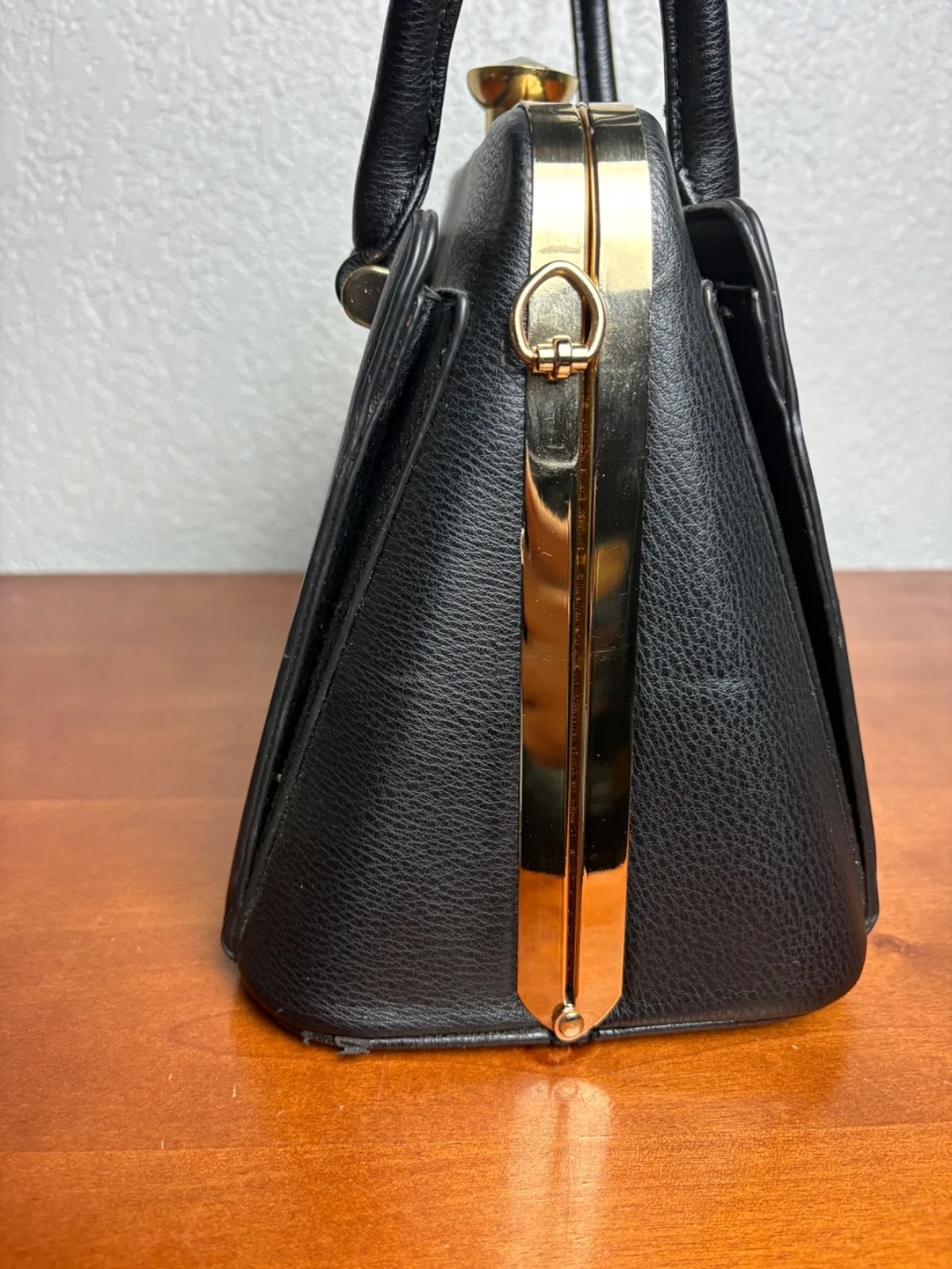 Vintage Style Black Faux Leather Satchel Handbag Gold Tone Kiss Lock Crystal Top – photo 3