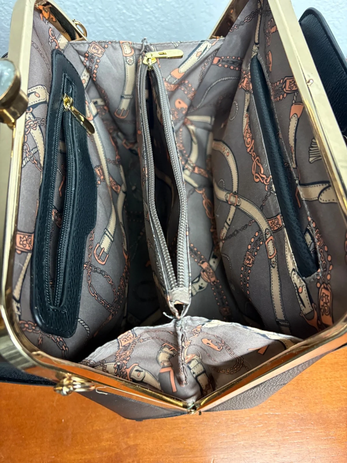 Vintage Style Black Faux Leather Satchel Handbag Gold Tone Kiss Lock Crystal Top – photo 9