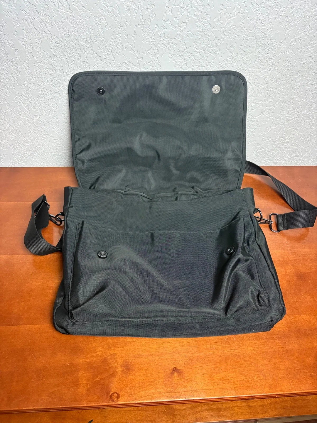 Goodfellow & Co Messenger Business Bag Black Brown Shoulder Strap NWOT- B3 – photo 3