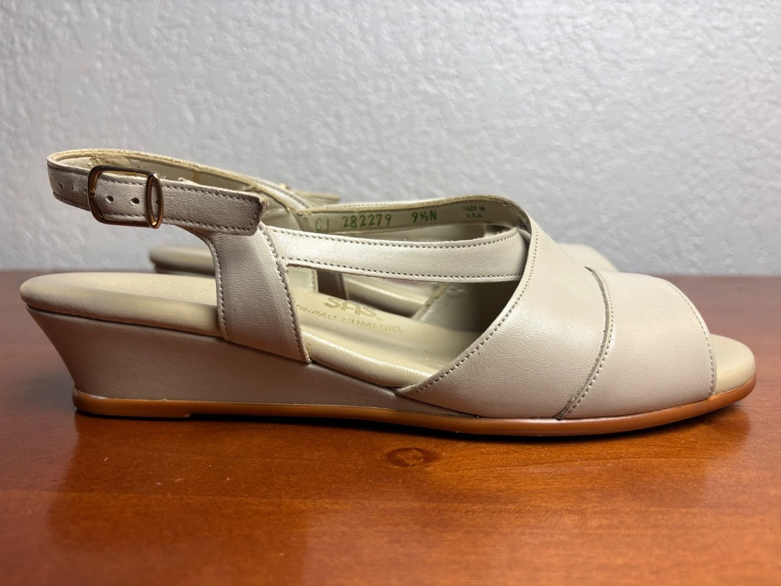 SAS Caress Wedge Sandals Women’s Sz 9.5 W Cross Strap Bone Beige Tripad Comfort – photo 4