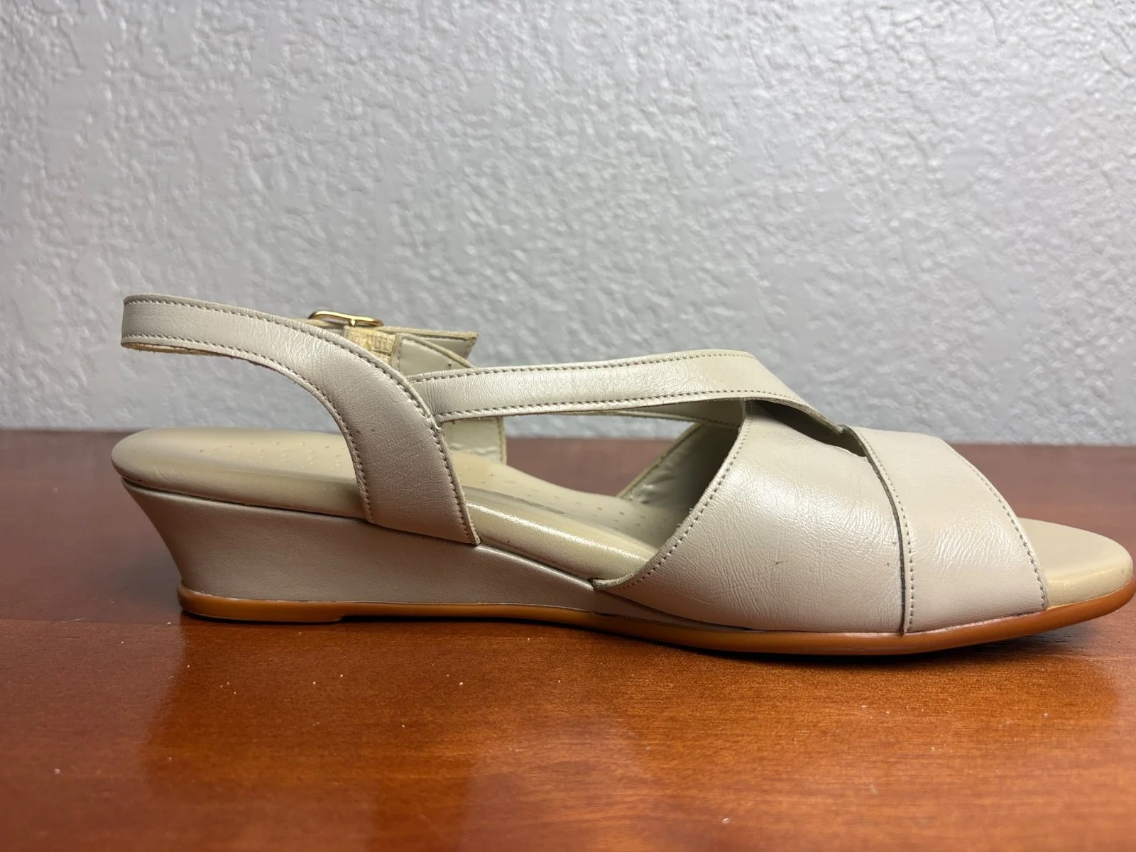 SAS Caress Wedge Sandals Women’s Sz 9.5 W Cross Strap Bone Beige Tripad Comfort – photo 5