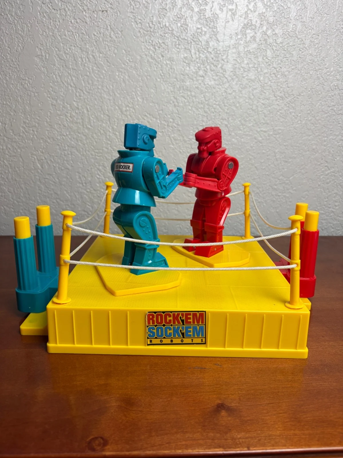 2001 Rock 'Em Sock 'Em Robots Mattel Game Red Rocker Blue Bomber - Works Weakly