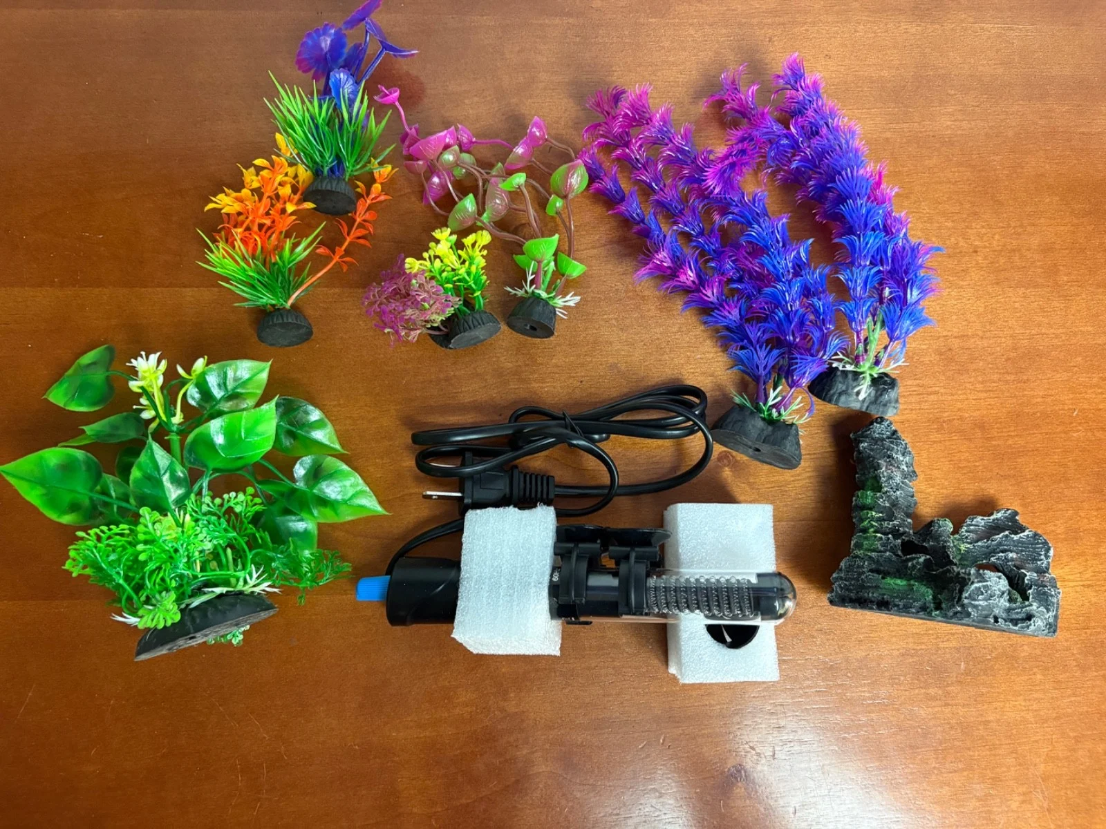 Fish Tank Starter Kit: 50W Submersible Heater, Rock Decor & Assorted Silk Plants