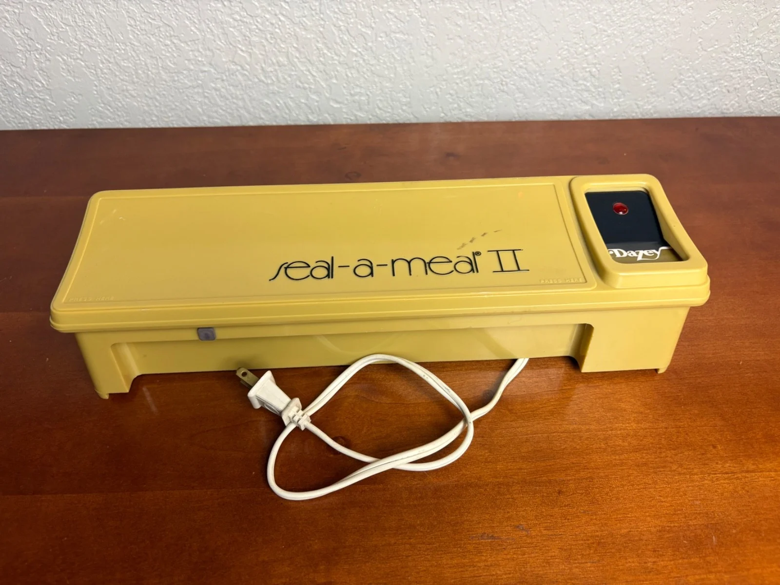 DAZEY SEAL A MEAL II FOOD SEALER MODEL SAM-2