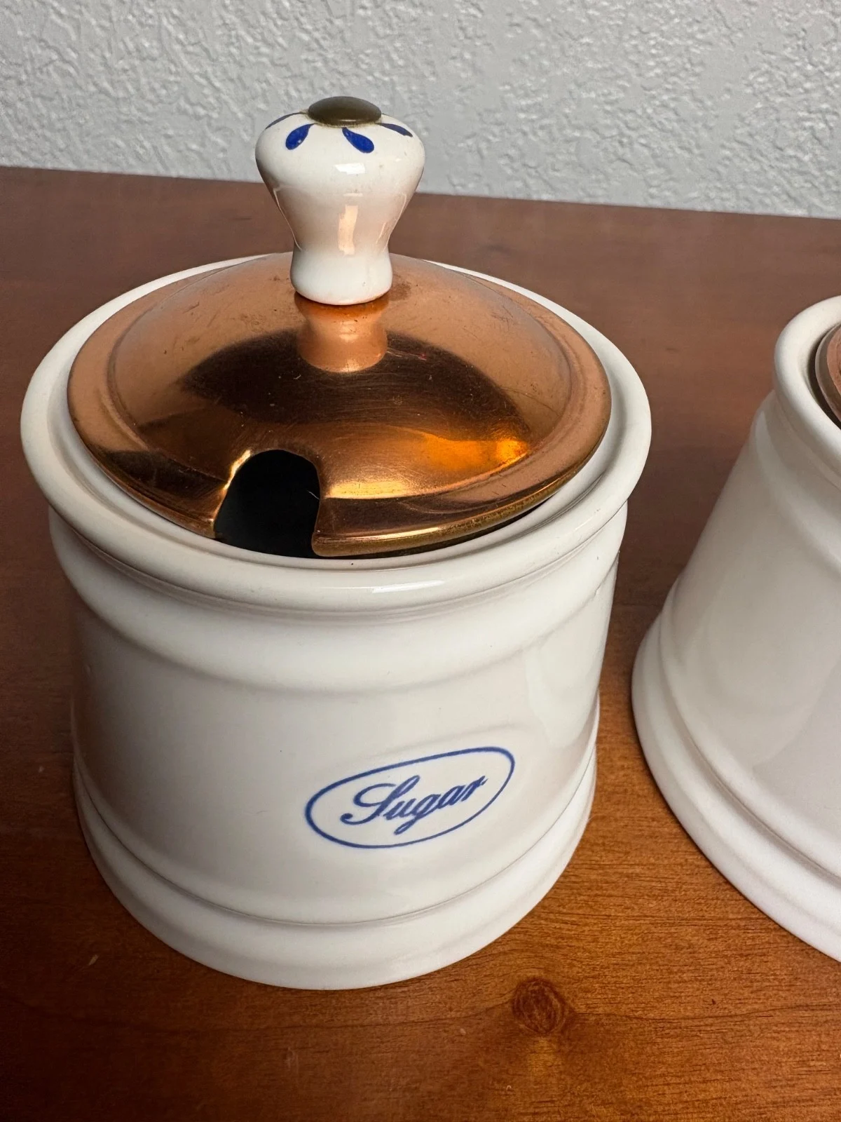 Baker Hart & Stuart White Ceramic Sugar Bowl Set Copper Lids – photo 2