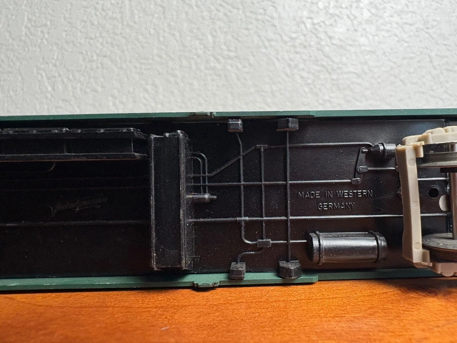 Fleischmann HO Scale SNCB Belgian Green Passenger Coach – photo 14