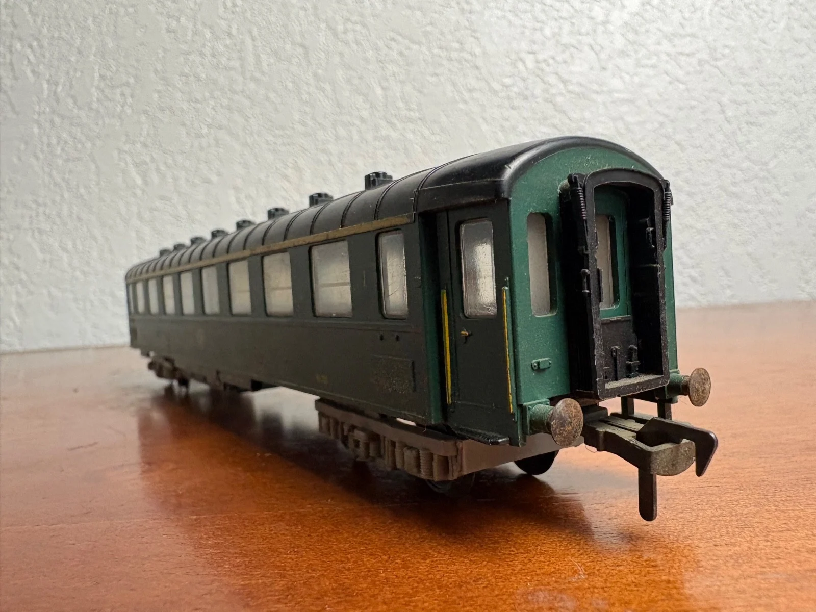 Fleischmann HO Scale SNCB Belgian Green Passenger Coach – photo 9