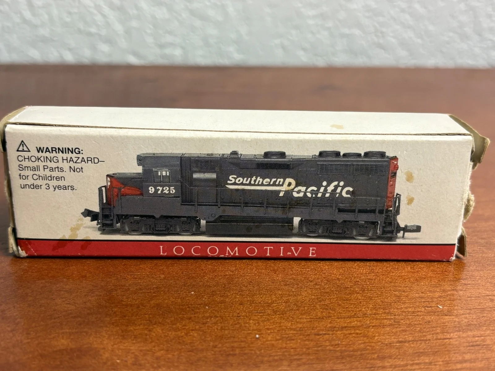 High Speed No. 218 Southern Pacific Locomotive 9725 Die-Cast Train with Box