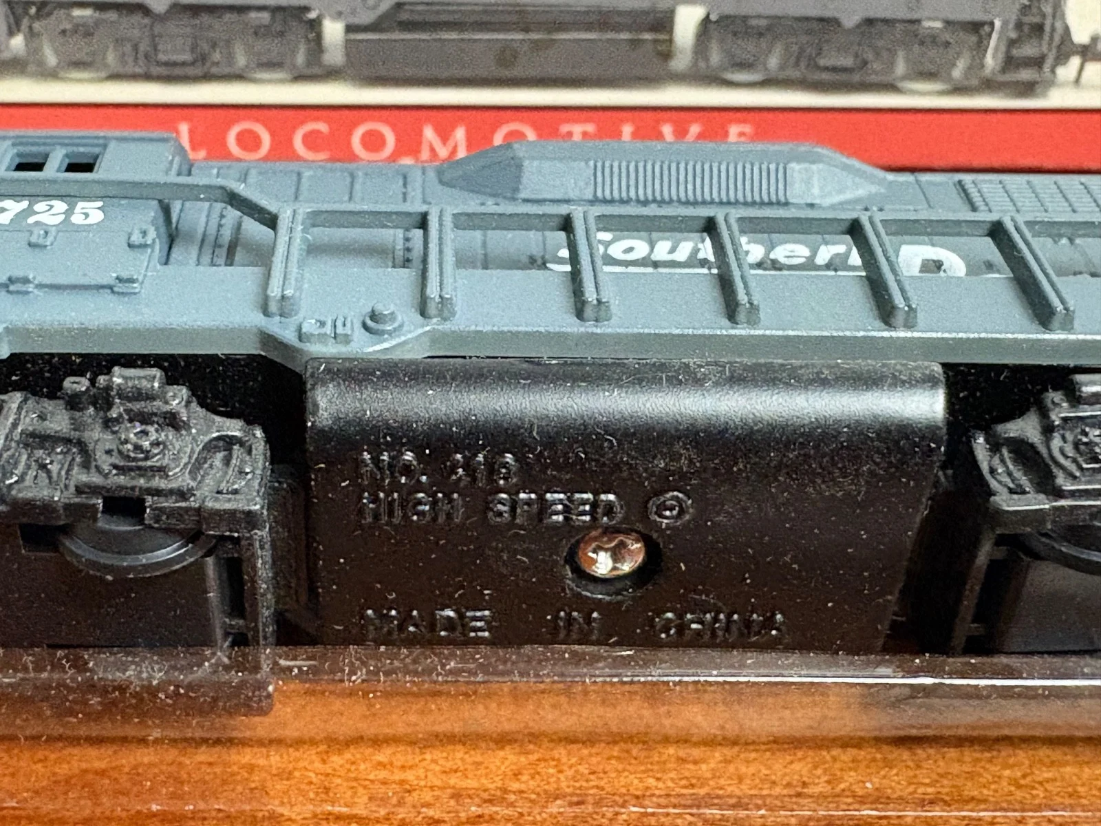 High Speed No. 218 Southern Pacific Locomotive 9725 Die-Cast Train with Box – photo 3