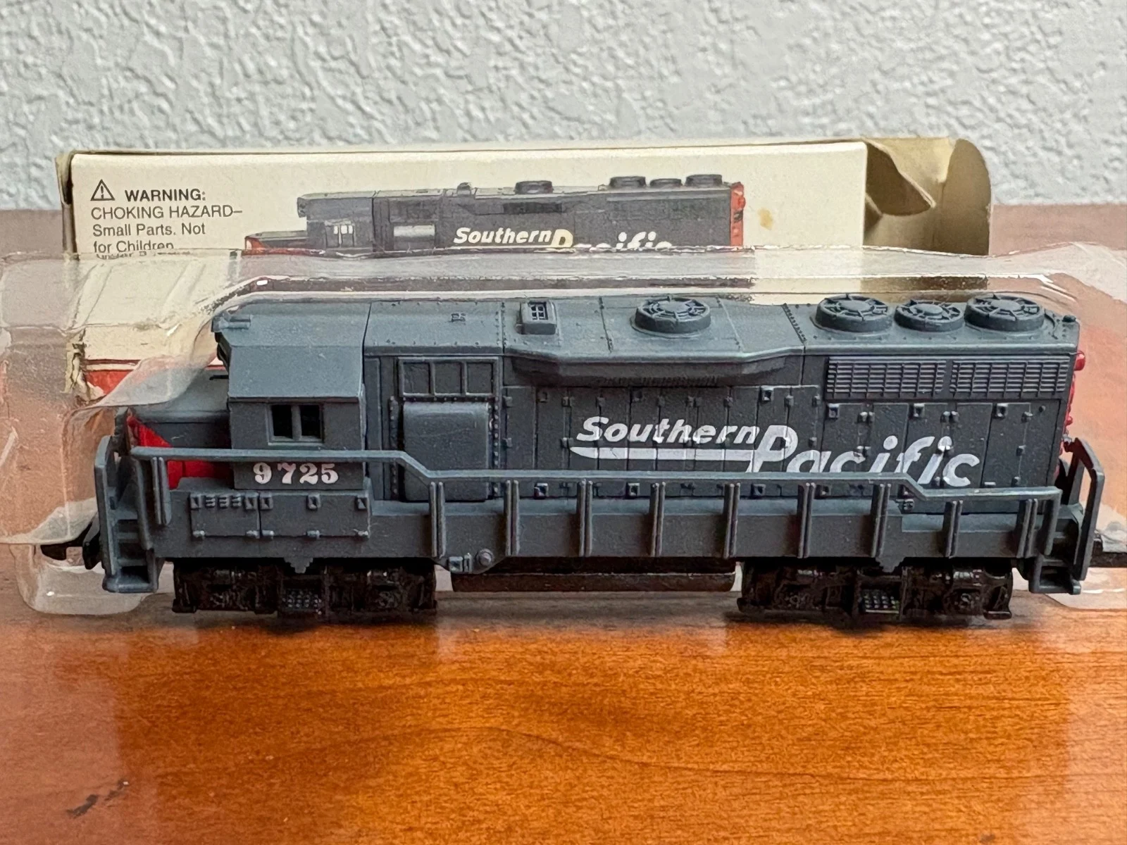 High Speed No. 218 Southern Pacific Locomotive 9725 Die-Cast Train with Box – photo 4