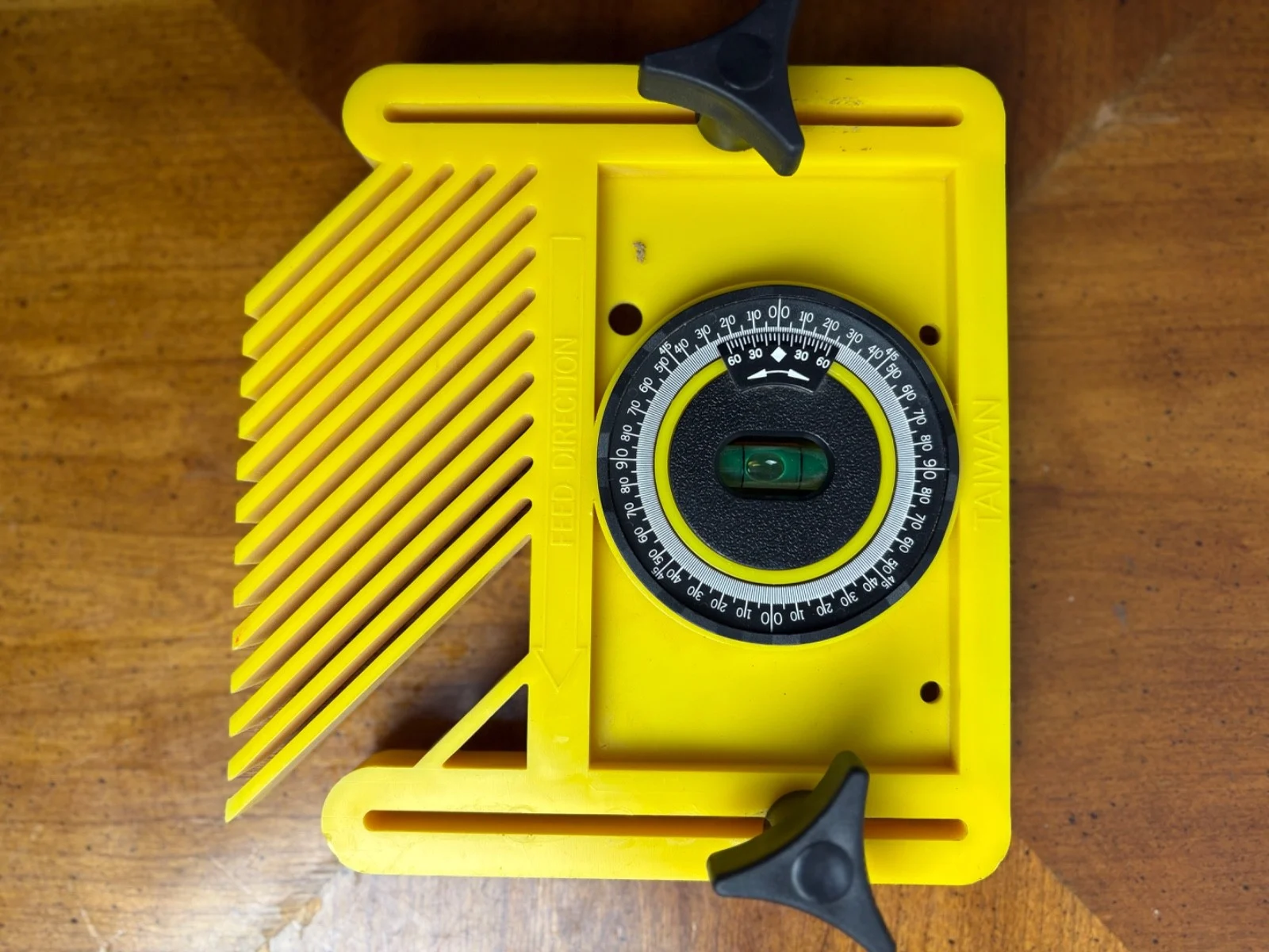 Featherboard with Level, Angle Finder, and Magnetic Base